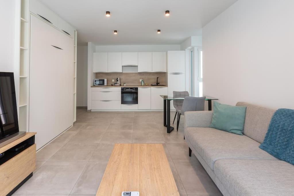 Superbe Appartement Avec Parking مالميدي المظهر الخارجي الصورة